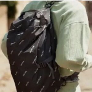 NWOT Victoria’s Secret Pink Campus Convertible Duffel to Backpack/ Gym Bag